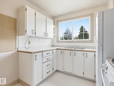 Interior photo 3 of 12324 104 ST NW