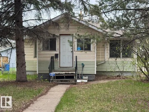 12330 106 ST NW, Edmonton - $279,900