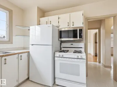 Interior photo 4 of 12324 104 ST NW