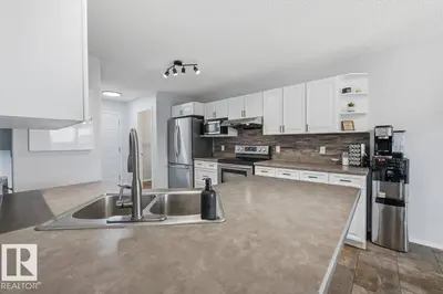 Interior photo 2 of 3570 MCLEAN CR SW