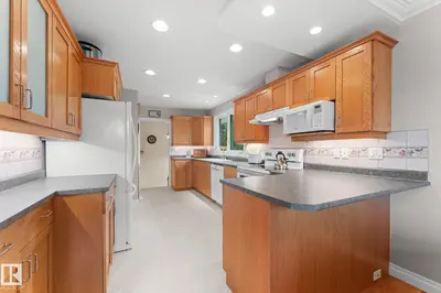 Interior photo 4 of 4719 117A ST NW NW
