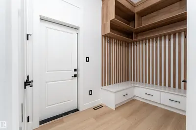 Interior photo 4 of 16511 8 ST NE