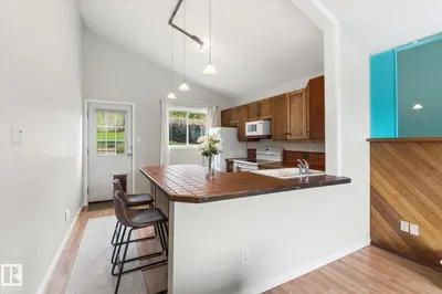 Interior photo 3 of 6305 Shedden DR
