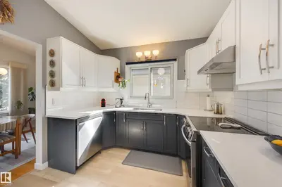 Interior photo 4 of 7211 90 AV NW NW