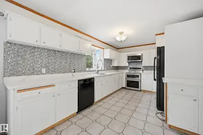 Interior photo 3 of 51102 RGE ROAD 22