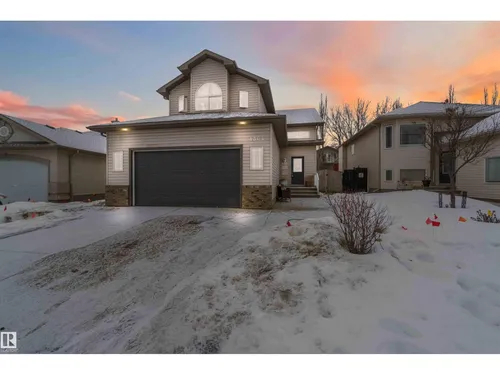 1304 OAKLAND CR, Devon - $519,000