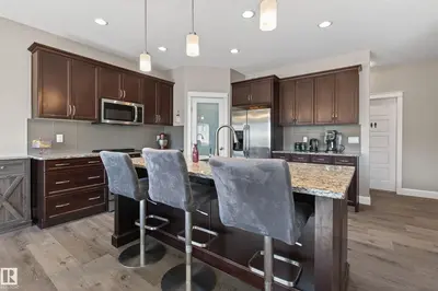 Interior photo 2 of 3356 HILTON CR NW
