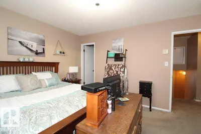 Interior photo 4 of 2812 35 ST NW