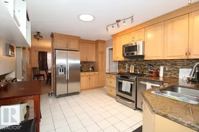 Interior photo 2 of 2812 35 ST NW