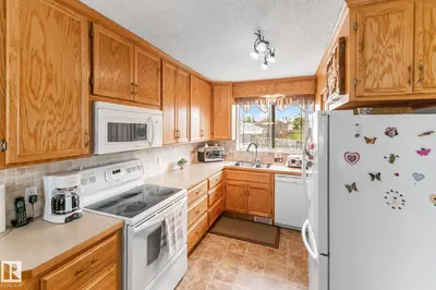 Interior photo 2 of 4611 Lakeshore DR