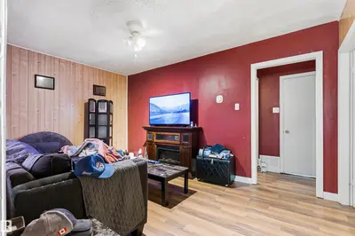 Interior photo 1 of 12 KOOTENAY AV