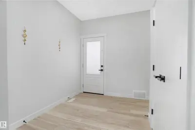 Interior photo 3 of 1664 27 ST NW