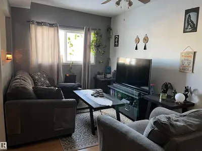 Interior photo 2 of 4108 49 AV
