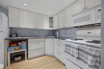 Interior photo 4 of #3 18315 89 AV NW