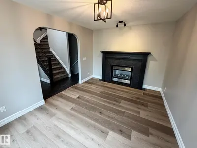 Interior photo 2 of 32 CARRIERE CR