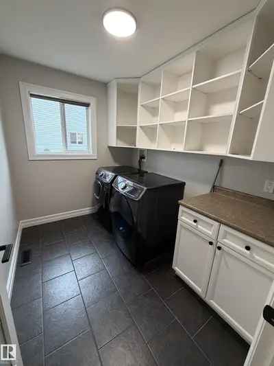 Interior photo 4 of 32 CARRIERE CR