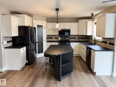 Interior photo 1 of 32 CARRIERE CR