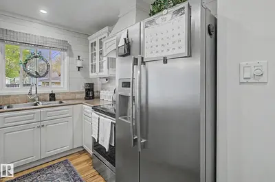 Interior photo 4 of 11918 43 ST NW