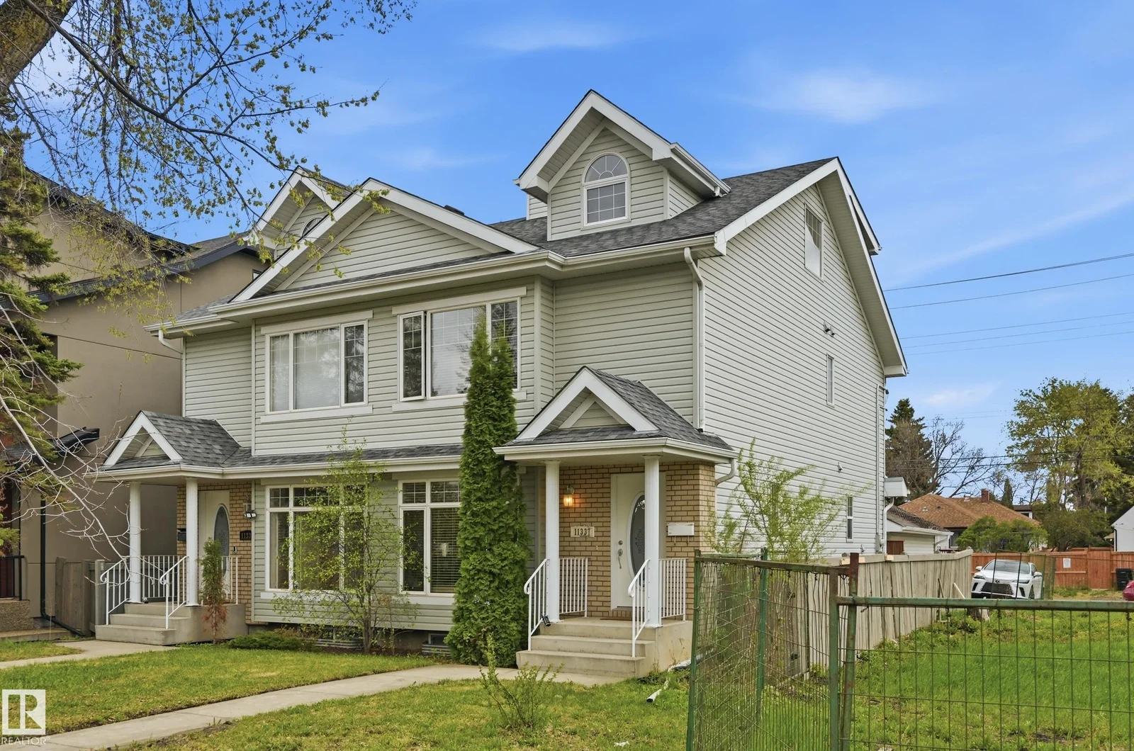 11337 76 AV NW, Edmonton - 4 bedroom Duplex for sale
