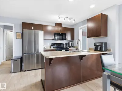 Interior photo 3 of #302 5521 7 AV SW