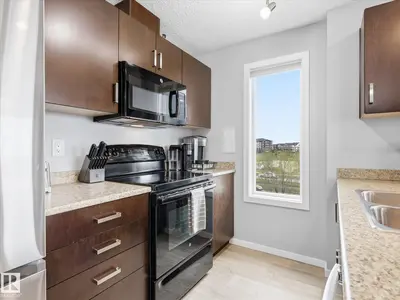Interior photo 4 of #302 5521 7 AV SW
