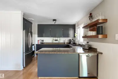 Interior photo 2 of 803 12 AV