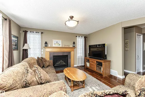19047 51 AV NW, Edmonton - $550,000