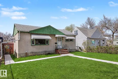 9276 86 ST NW, Edmonton - $415,000