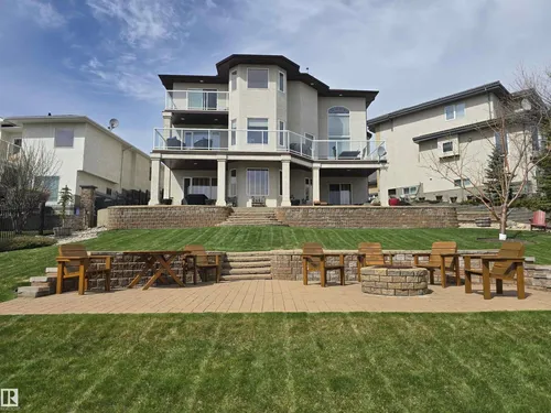 7429 162 AV NW, Edmonton - $1,100,000