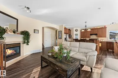 Interior photo 2 of 112 LAKELAND PT