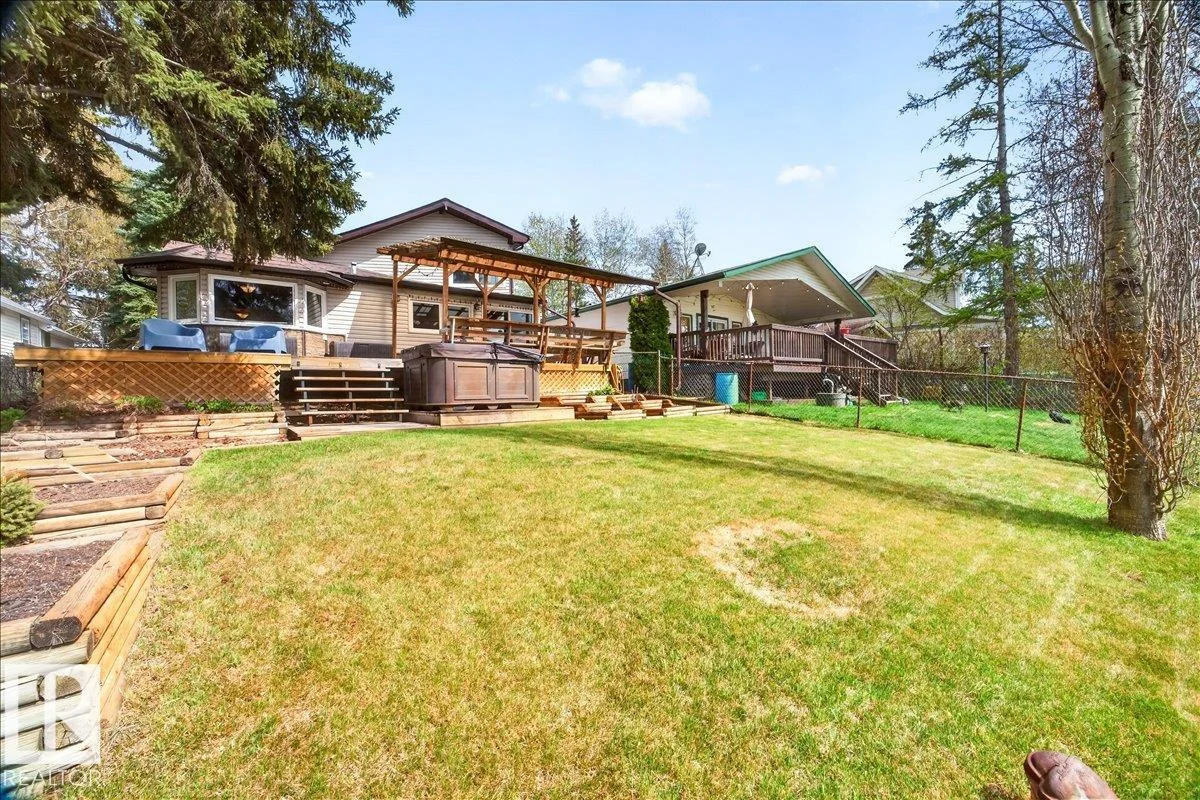 755 Lakeside DR, Rural Parkland County - 3 bedroom Detached Single Family for sale