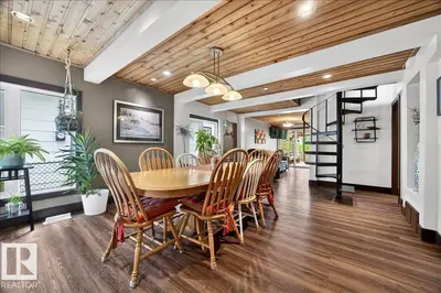 Interior photo 4 of 755 Lakeside DR