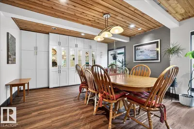 Interior photo 3 of 755 Lakeside DR