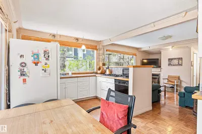Interior photo 2 of 32 Marine Drive