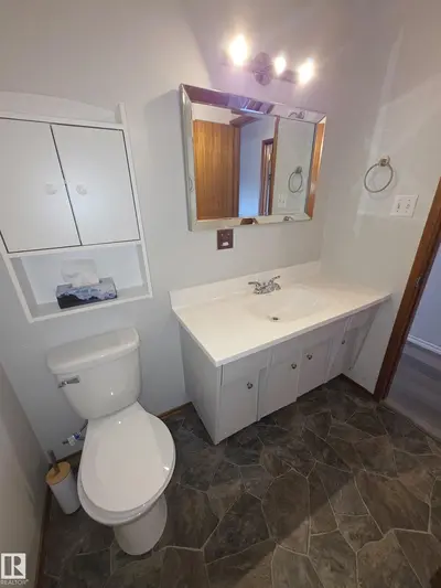 Interior photo 4 of 4422 49 AV
