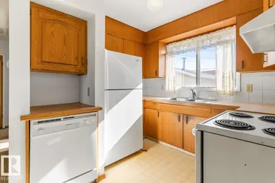 Interior photo 4 of 8507 52 ST NW