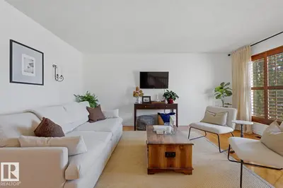 Interior photo 3 of 46 Carmel Rd
