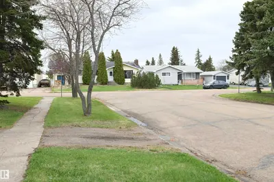 Interior photo 2 of 30 PRINCE DR