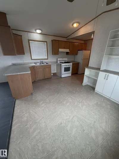 Interior photo 2 of 5031 52 ST