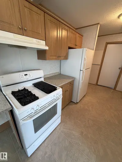 Interior photo 3 of 5031 52 ST