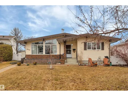 8649 27 AV NW, Edmonton - $485,000