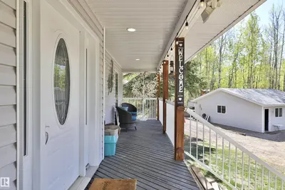 Interior photo 4 of 5502 39 ST
