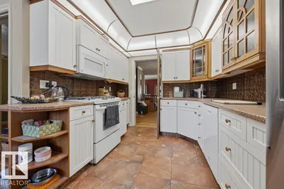 Interior photo 2 of 665 WOODBRIDGE WY