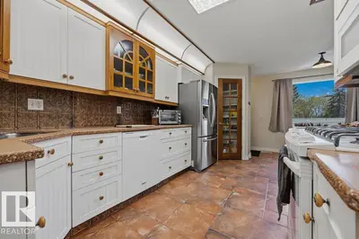 Interior photo 3 of 665 WOODBRIDGE WY