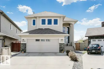 Interior photo 1 of 3339 21 AV NW