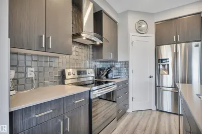 Interior photo 3 of 140 Kingsbury CI