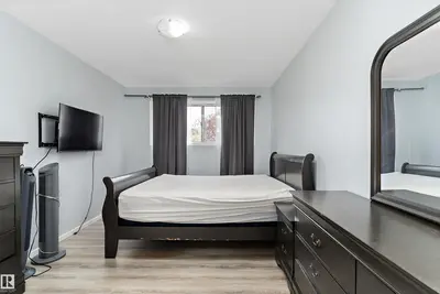 Interior photo 3 of 3214 71 ST NW