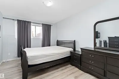 Interior photo 2 of 3214 71 ST NW