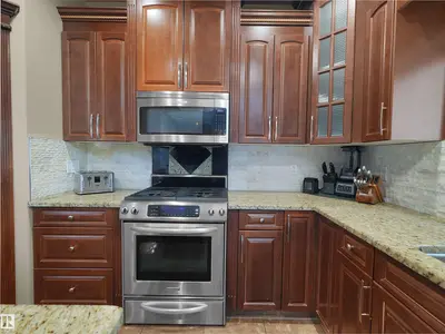 Interior photo 3 of 1511 69 ST SW
