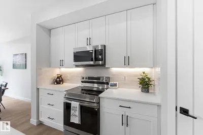 Interior photo 4 of 18 Grayson GR